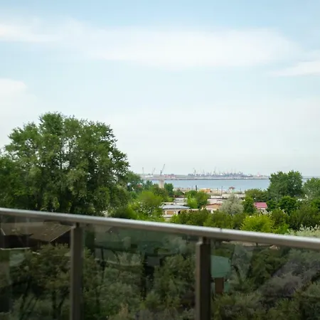 Penthouse Premium Mamaia Nord ナボダリ