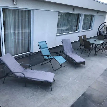 Penthouse Premium Mamaia Nord アパート ナボダリ
